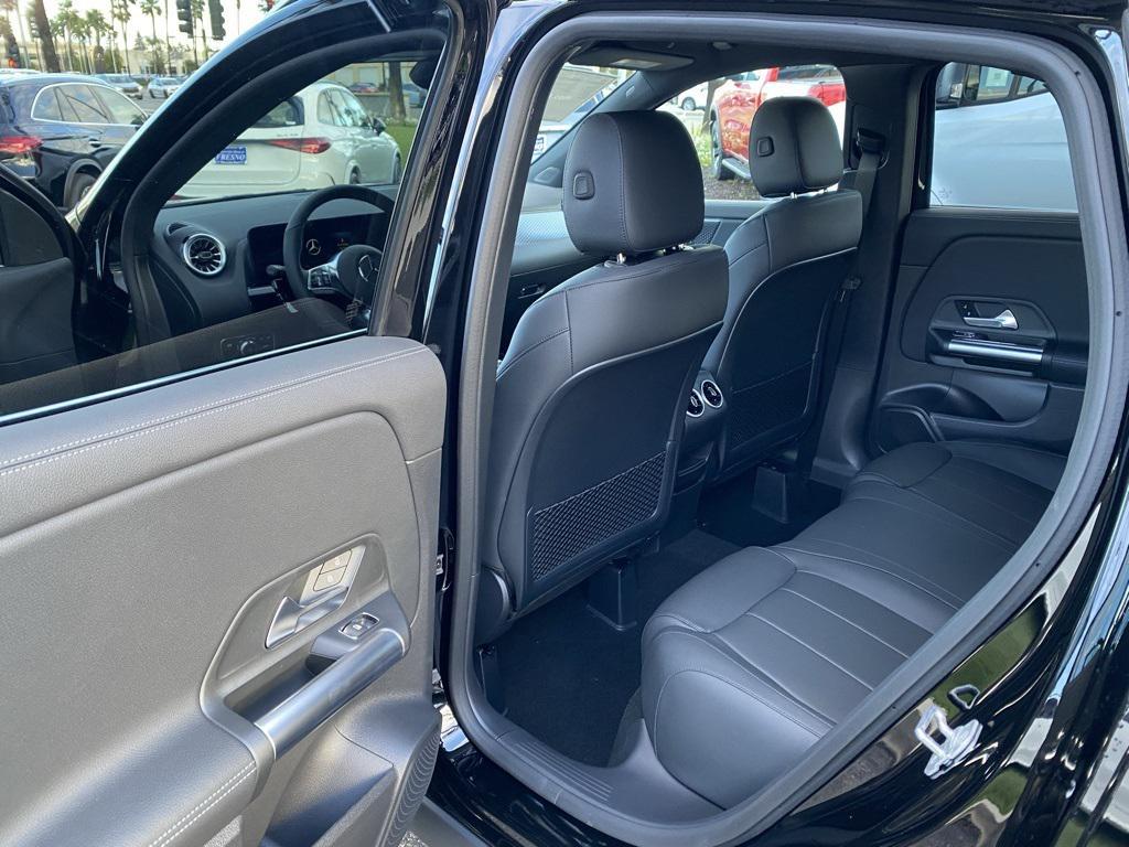 new 2025 Mercedes-Benz GLA 250 car, priced at $47,870