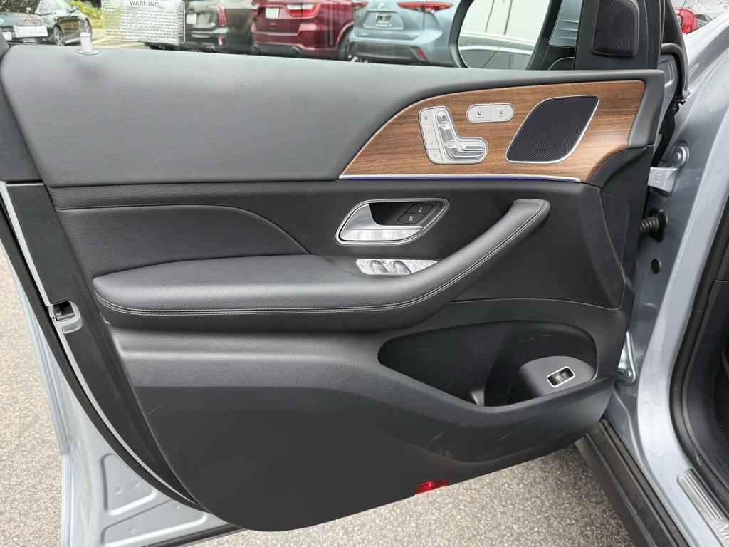 used 2025 Mercedes-Benz GLE 450 car, priced at $68,998