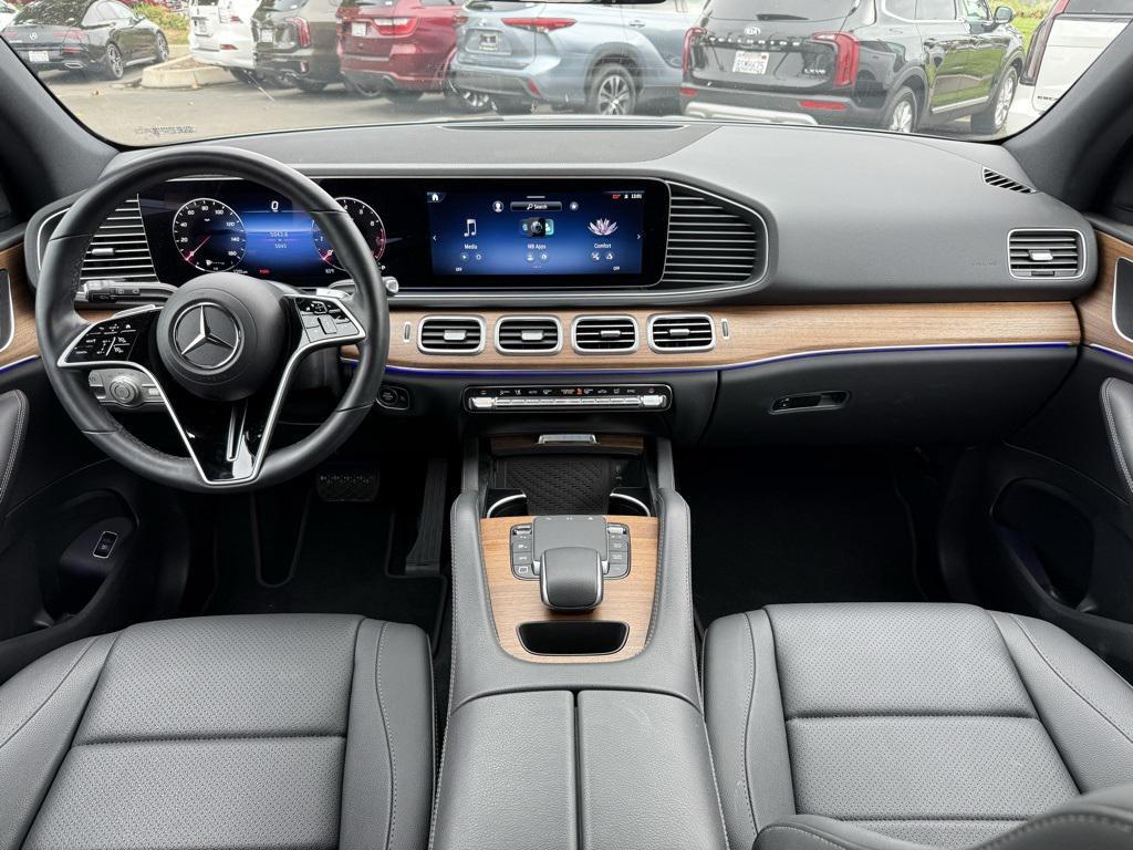 used 2025 Mercedes-Benz GLE 450 car, priced at $68,998