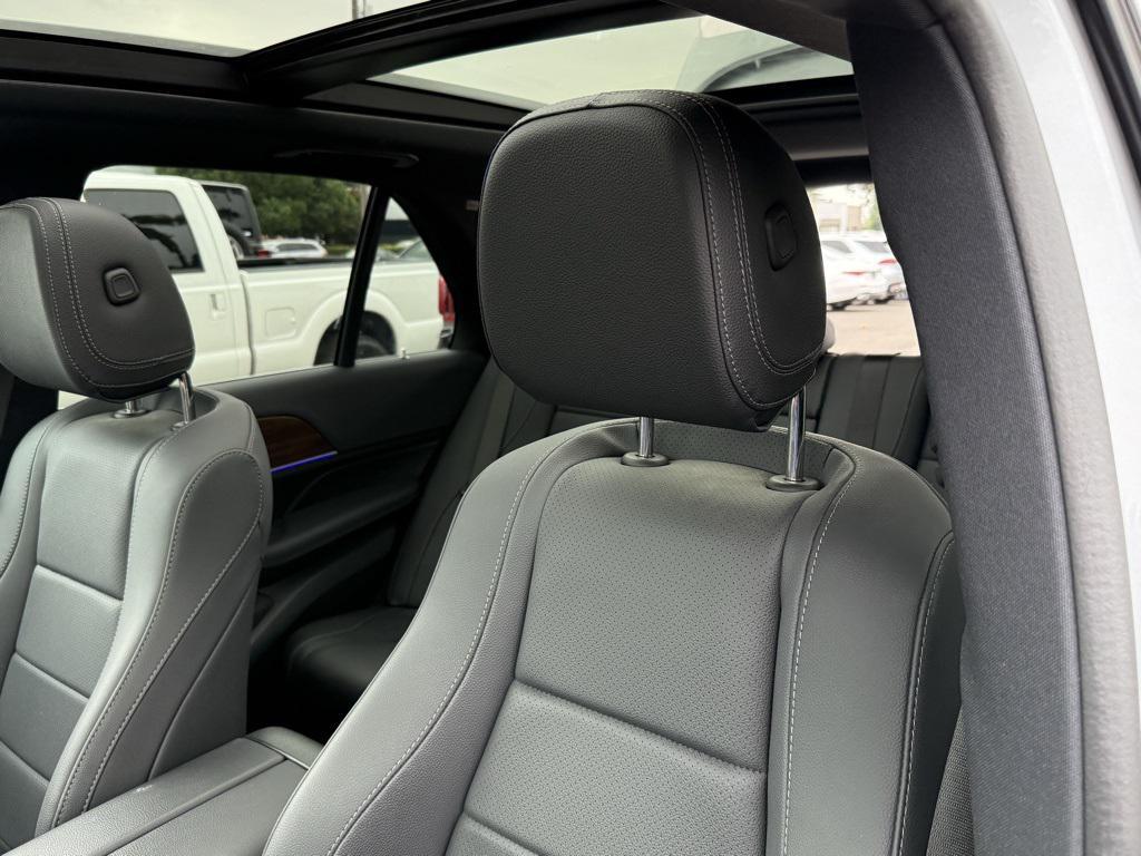 used 2025 Mercedes-Benz GLE 450 car, priced at $68,998