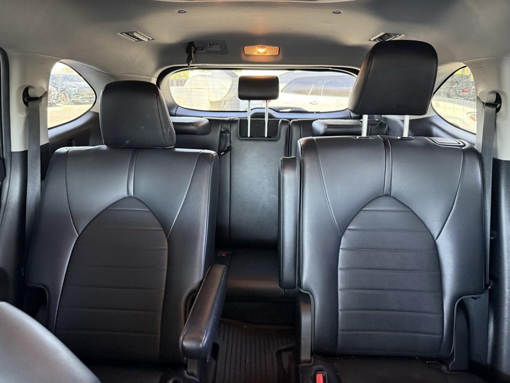 used 2021 Toyota Highlander car, priced at $30,998