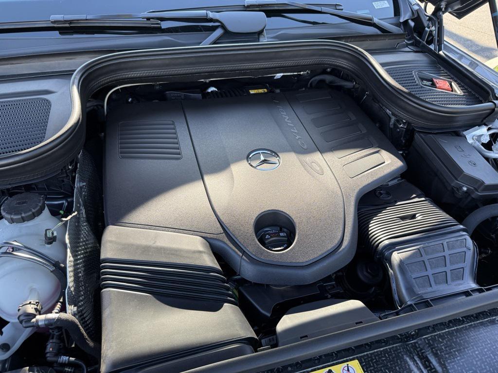 new 2025 Mercedes-Benz GLS 450 car, priced at $99,830