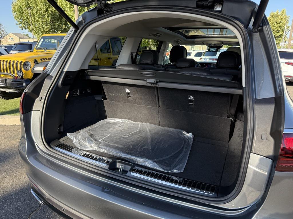 new 2025 Mercedes-Benz GLS 450 car, priced at $99,830