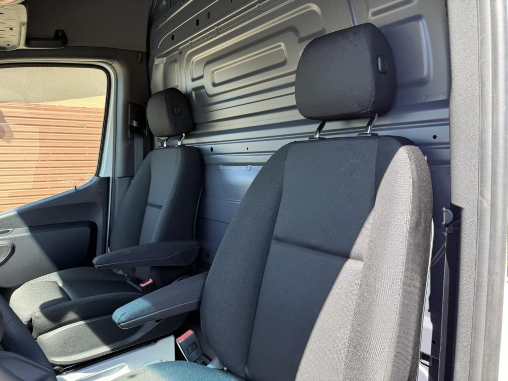 new 2025 Mercedes-Benz Sprinter 2500 car, priced at $70,043