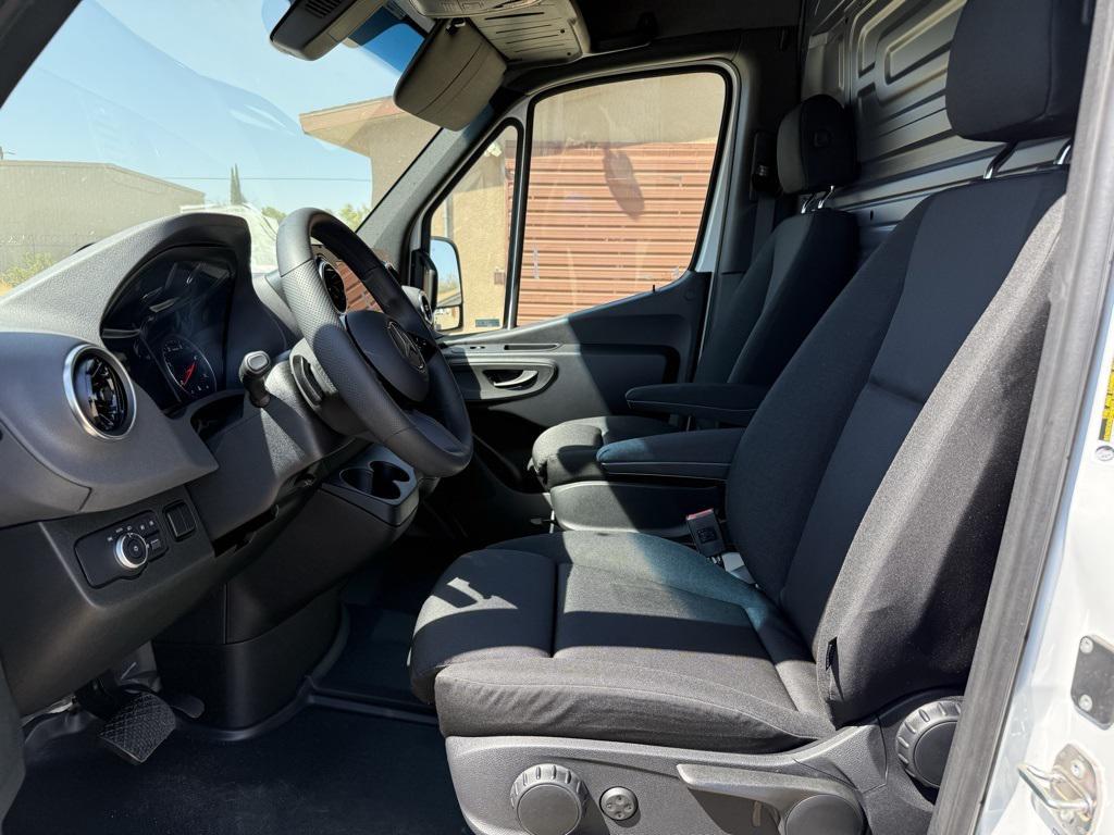 new 2025 Mercedes-Benz Sprinter 2500 car, priced at $70,043
