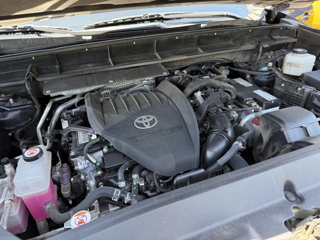 used 2023 Toyota Highlander car, priced at $35,998