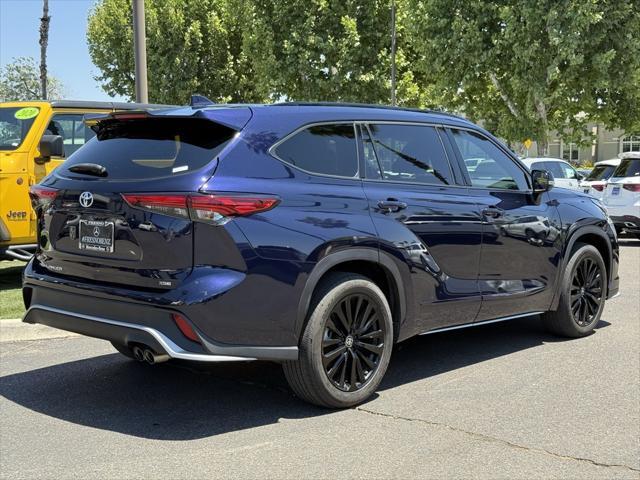 used 2023 Toyota Highlander car, priced at $42,498