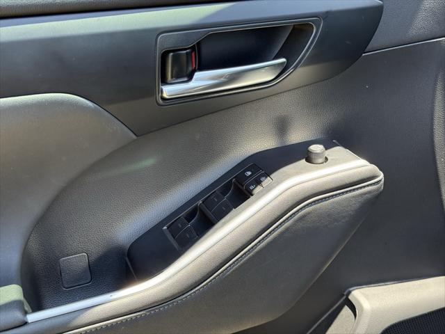 used 2023 Toyota Highlander car, priced at $42,498