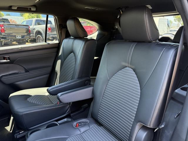 used 2023 Toyota Highlander car, priced at $42,498