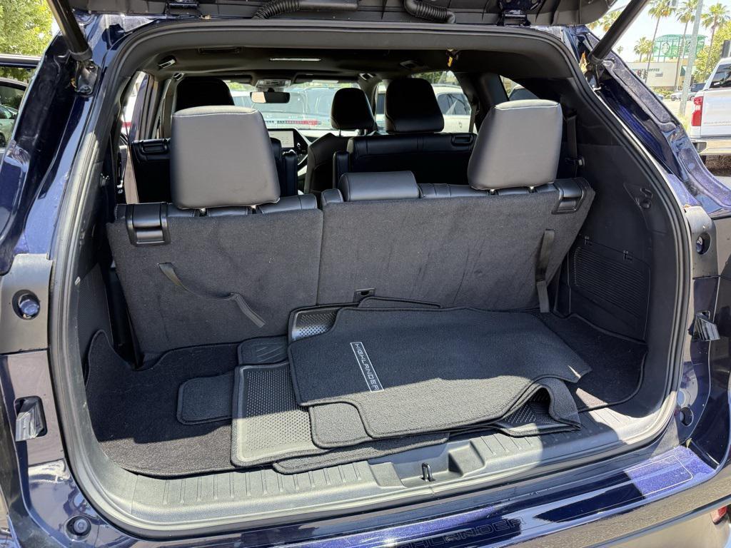 used 2023 Toyota Highlander car, priced at $35,998
