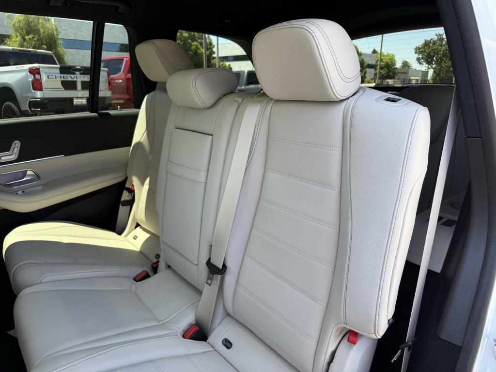 new 2025 Mercedes-Benz GLS 450 car, priced at $105,510