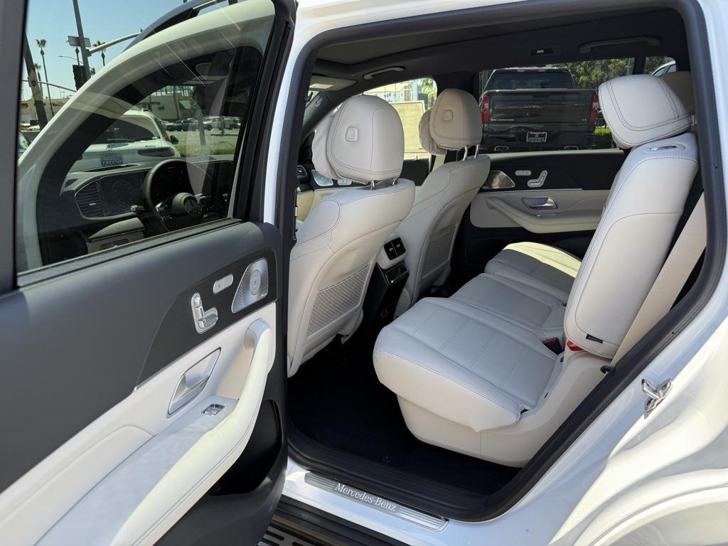 new 2025 Mercedes-Benz GLS 450 car, priced at $105,510