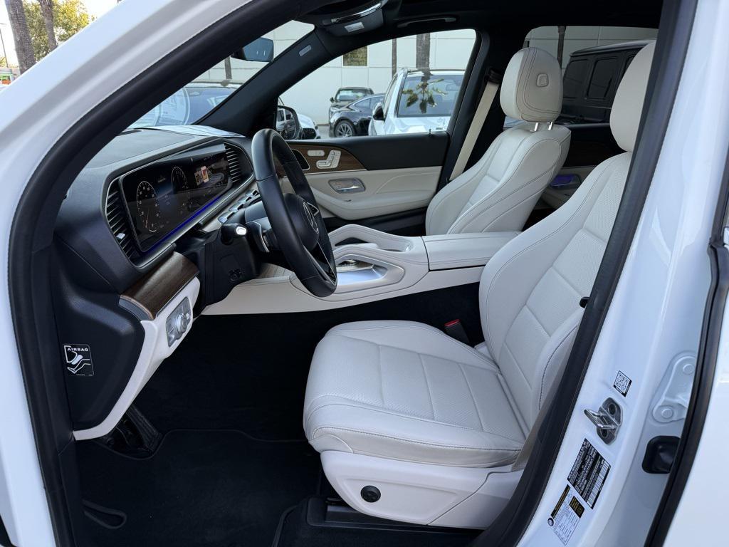 used 2025 Mercedes-Benz GLE 450e car, priced at $69,998