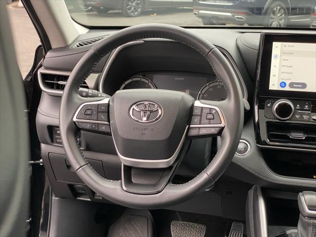 used 2023 Toyota Highlander car, priced at $38,895