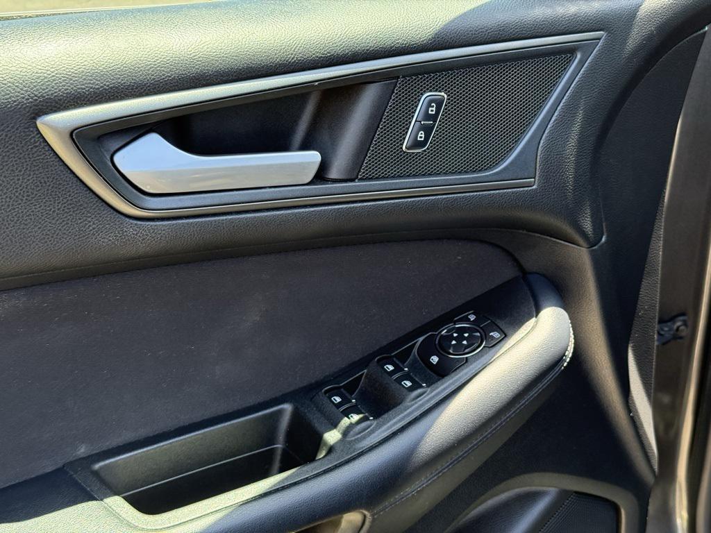 used 2018 Ford Edge car, priced at $12,000