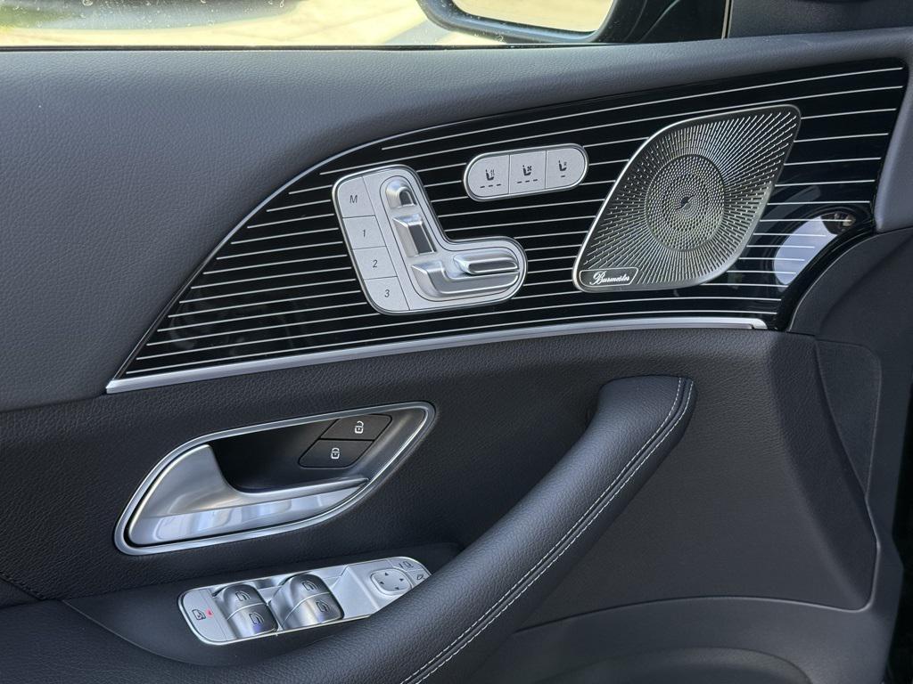 new 2025 Mercedes-Benz GLS 580 car, priced at $121,145
