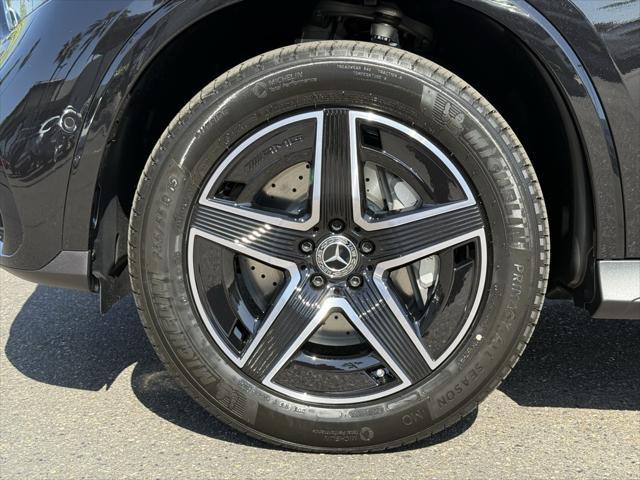 new 2025 Mercedes-Benz GLC 300 car, priced at $57,425