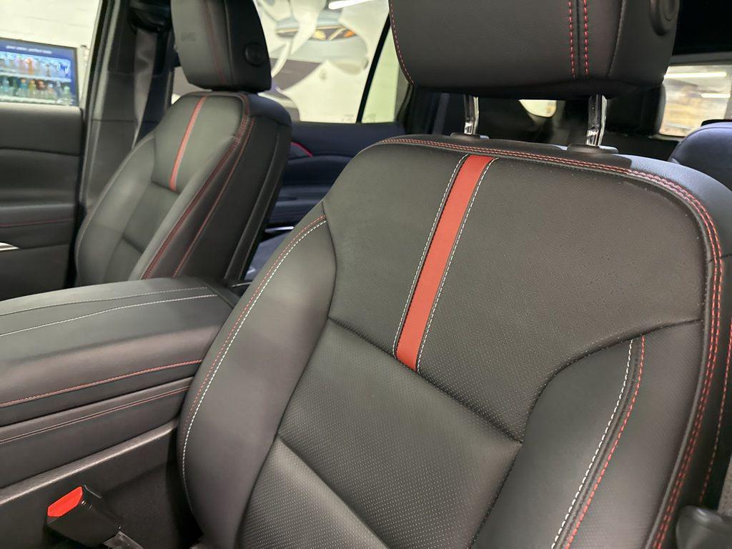 used 2024 Chevrolet Traverse car, priced at $49,892