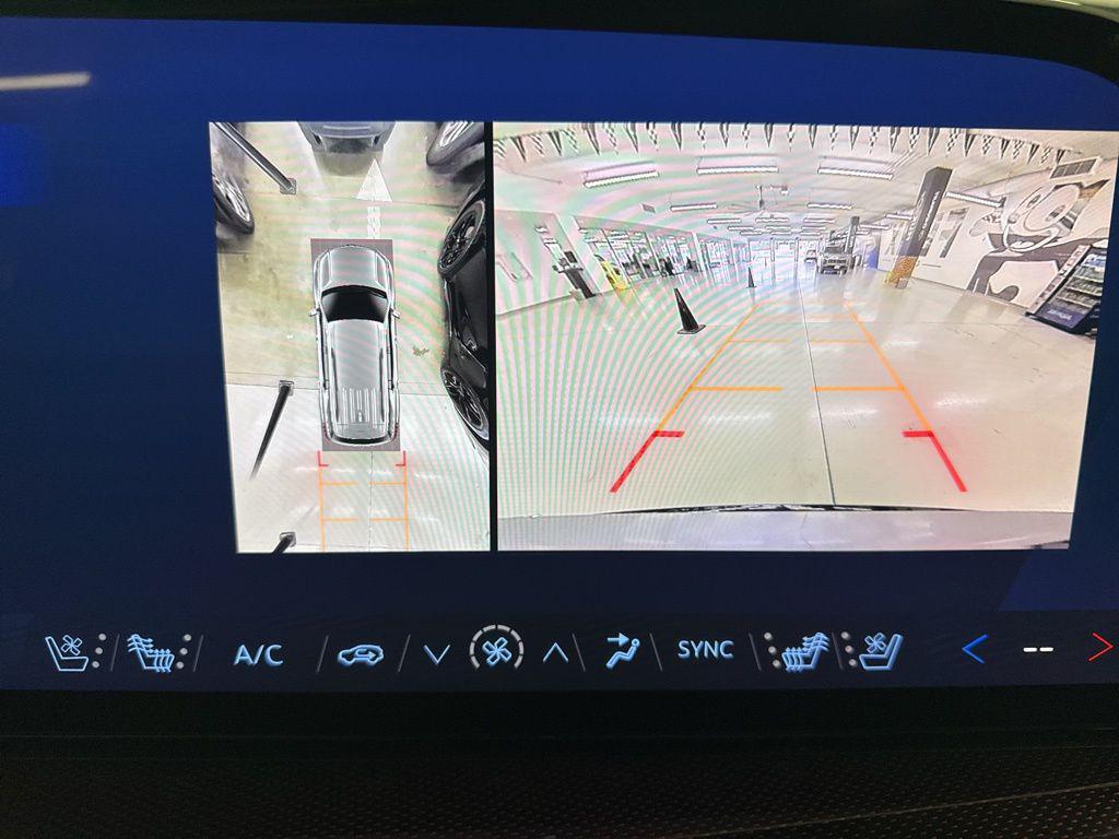 used 2024 Chevrolet Traverse car, priced at $49,892