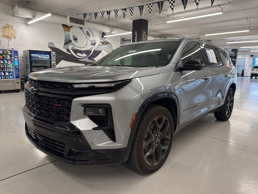 used 2024 Chevrolet Traverse car, priced at $49,892