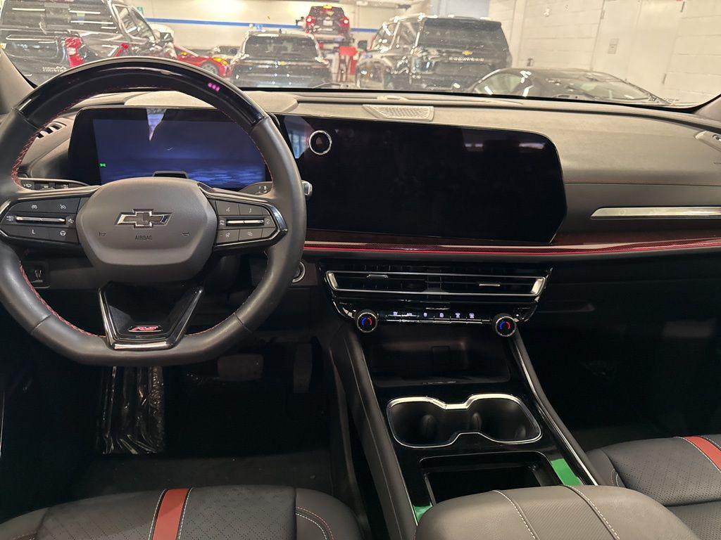 used 2024 Chevrolet Traverse car, priced at $49,892