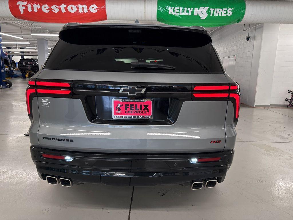 used 2024 Chevrolet Traverse car, priced at $49,892