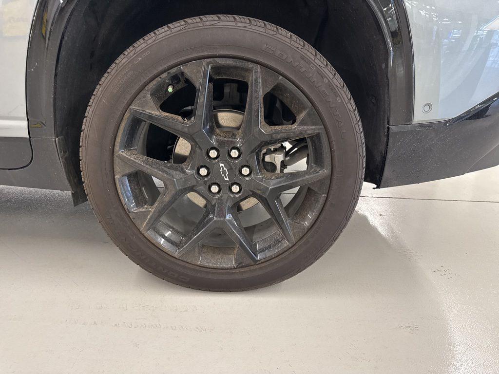 used 2024 Chevrolet Traverse car, priced at $49,892