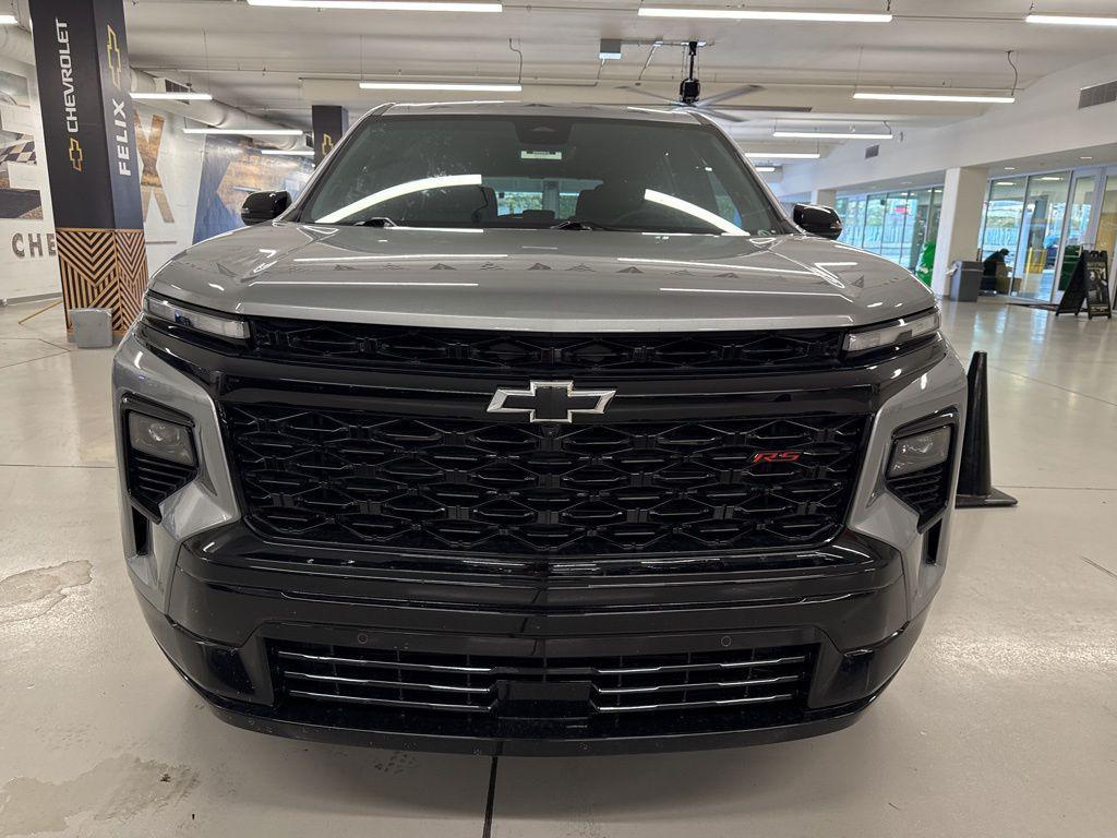 used 2024 Chevrolet Traverse car, priced at $49,892