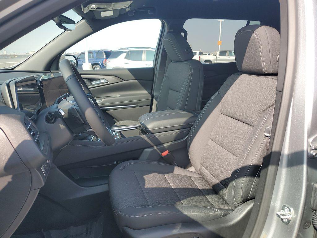 new 2026 Chevrolet Traverse car, priced at $48,095