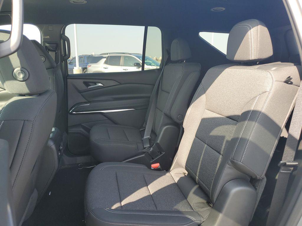 new 2026 Chevrolet Traverse car, priced at $48,095