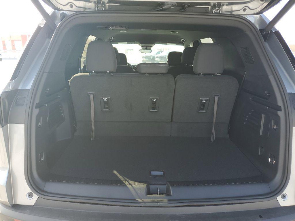 new 2026 Chevrolet Traverse car, priced at $48,095