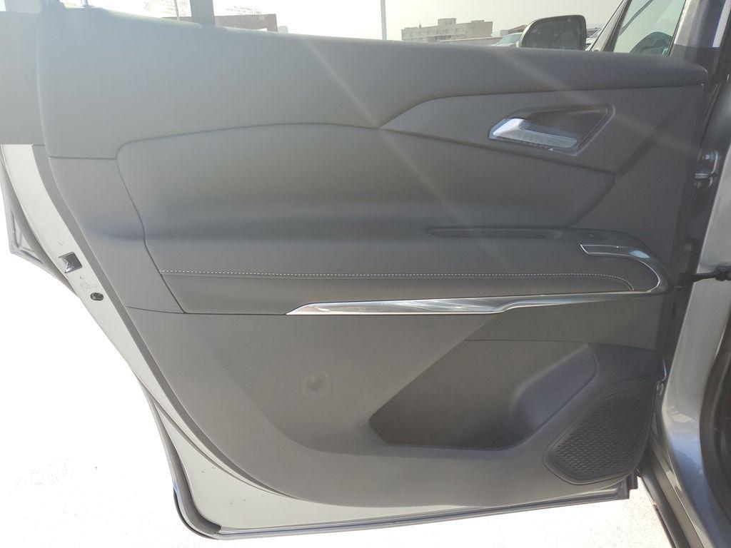 new 2026 Chevrolet Traverse car, priced at $48,095