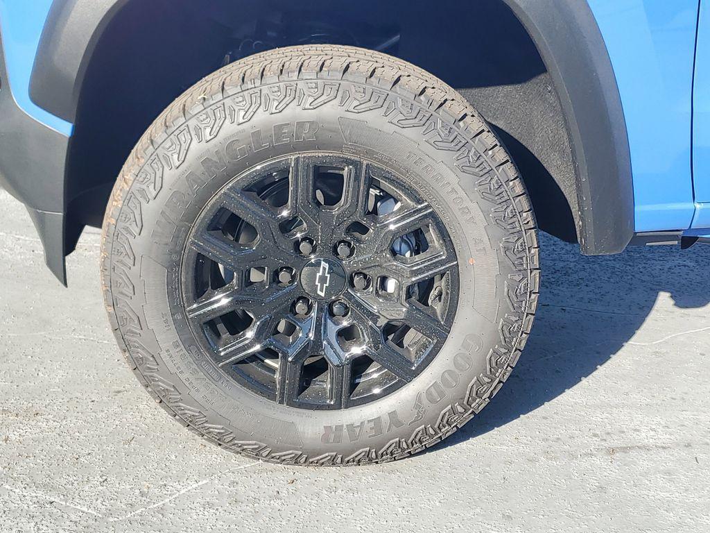 new 2026 Chevrolet Colorado car, priced at $42,945