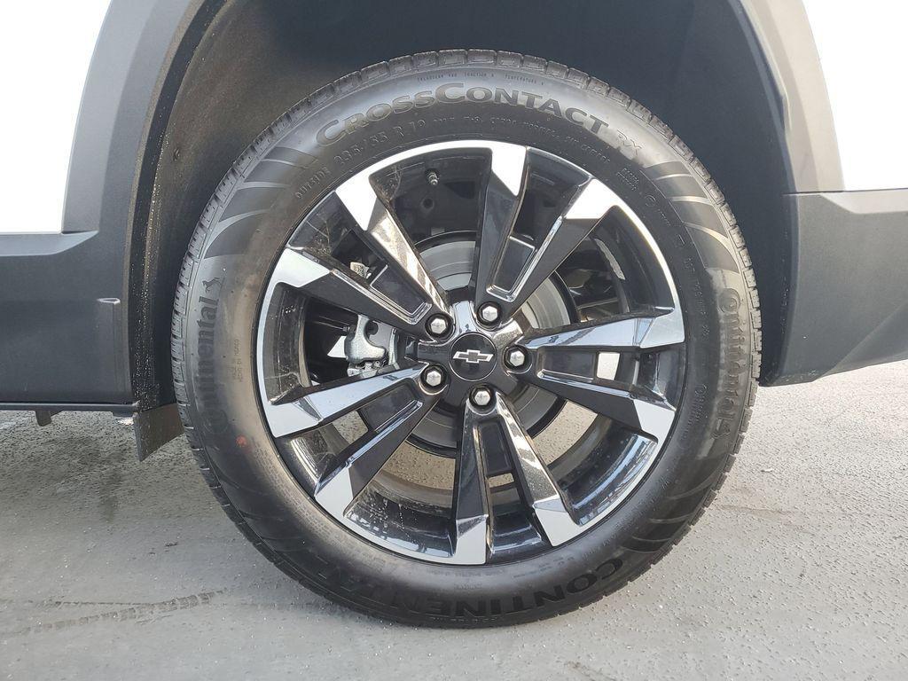 new 2026 Chevrolet Equinox car, priced at $37,335