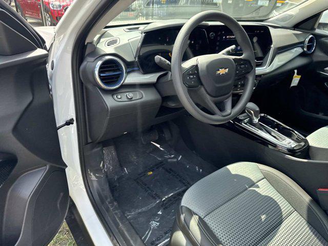 new 2025 Chevrolet Trax car, priced at $24,095