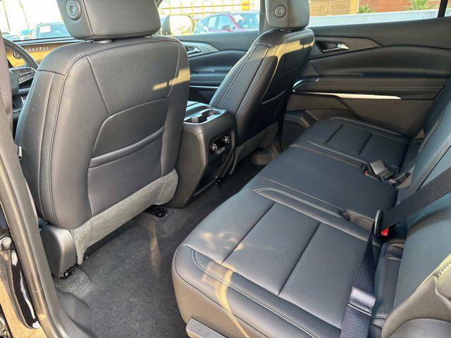 new 2025 Chevrolet Traverse car, priced at $43,195
