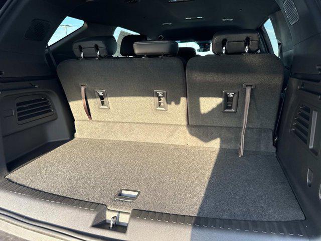 new 2025 Chevrolet Traverse car, priced at $43,195