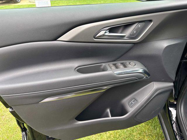 new 2025 Chevrolet Traverse car, priced at $47,540
