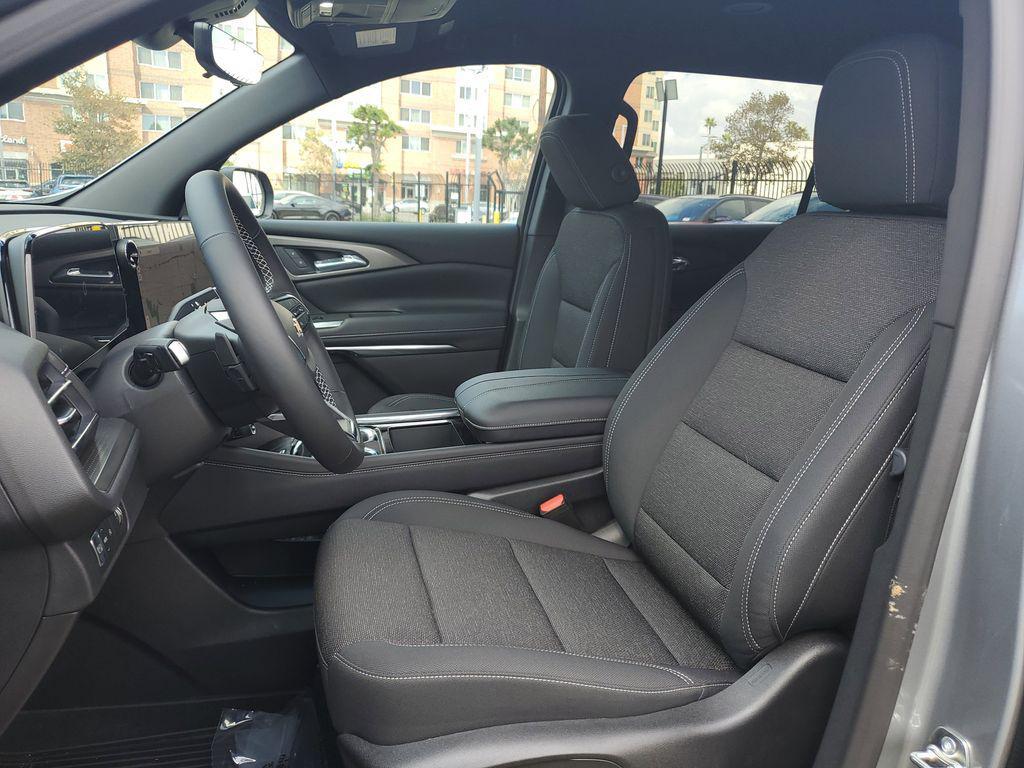 new 2026 Chevrolet Traverse car, priced at $48,095