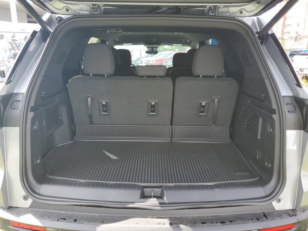 new 2026 Chevrolet Traverse car, priced at $48,095