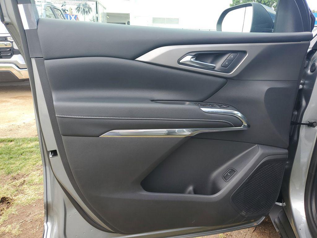 new 2026 Chevrolet Traverse car, priced at $48,095