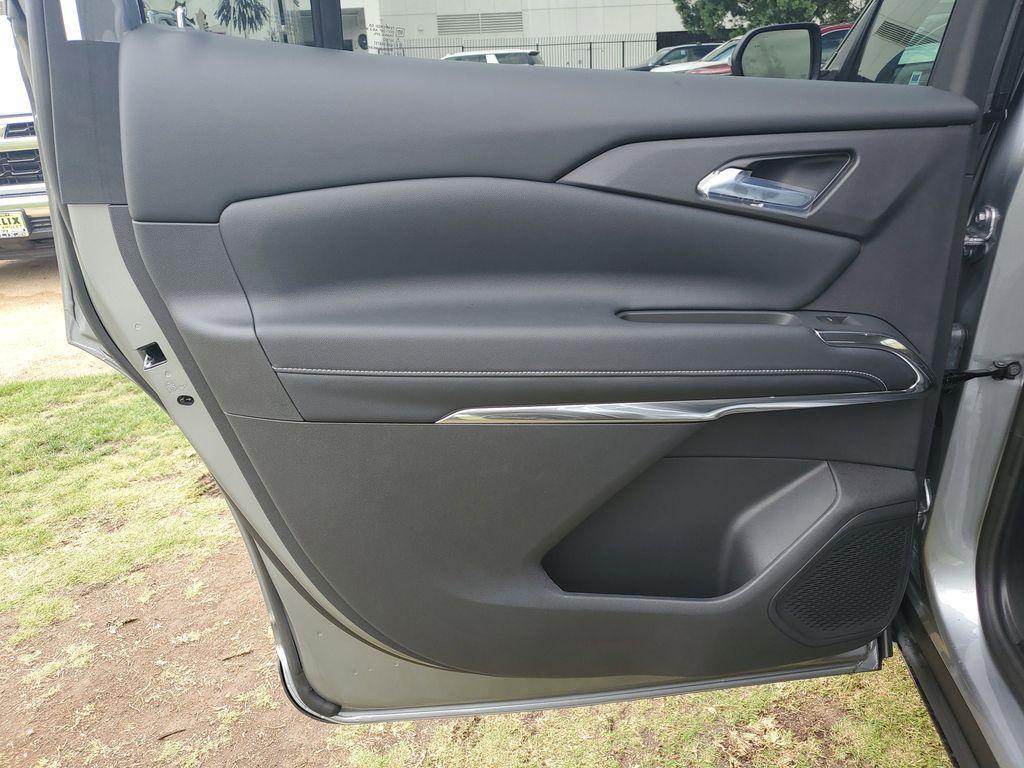 new 2026 Chevrolet Traverse car, priced at $48,095