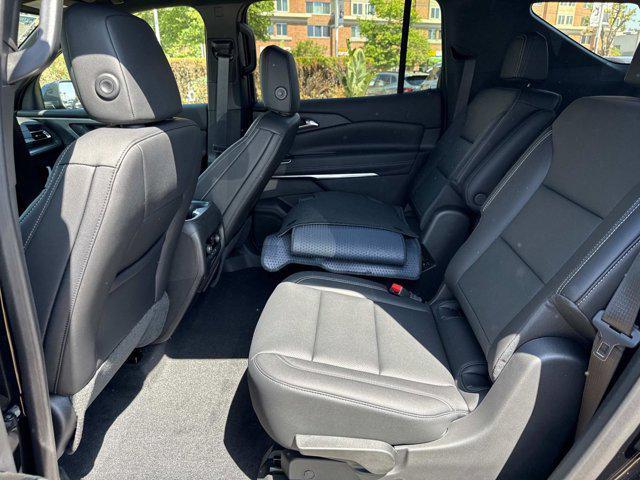 new 2025 Chevrolet Traverse car, priced at $45,040