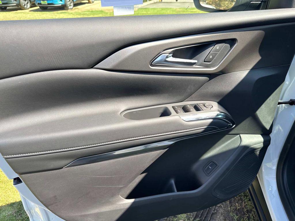 new 2026 Chevrolet Traverse car, priced at $48,095