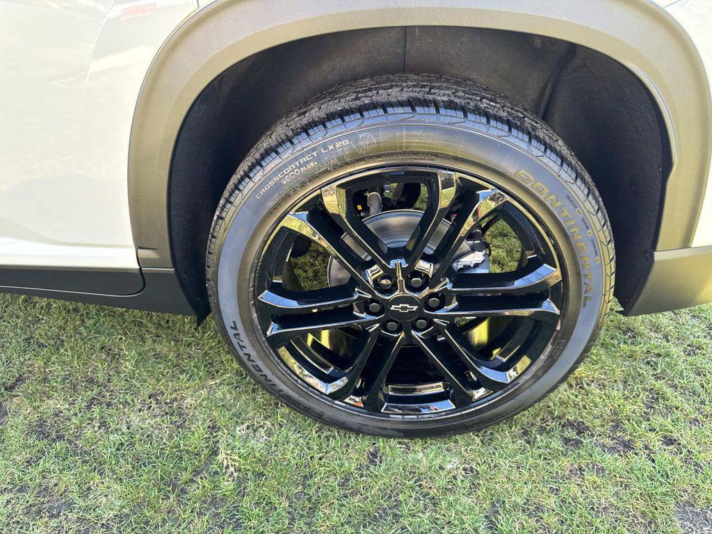 new 2026 Chevrolet Traverse car, priced at $48,095