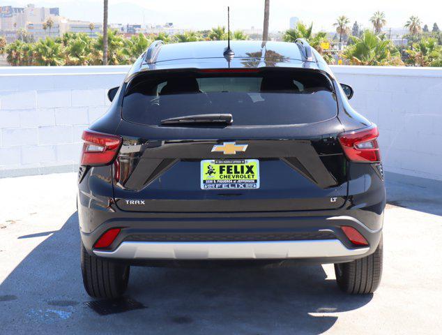 new 2025 Chevrolet Trax car, priced at $25,302