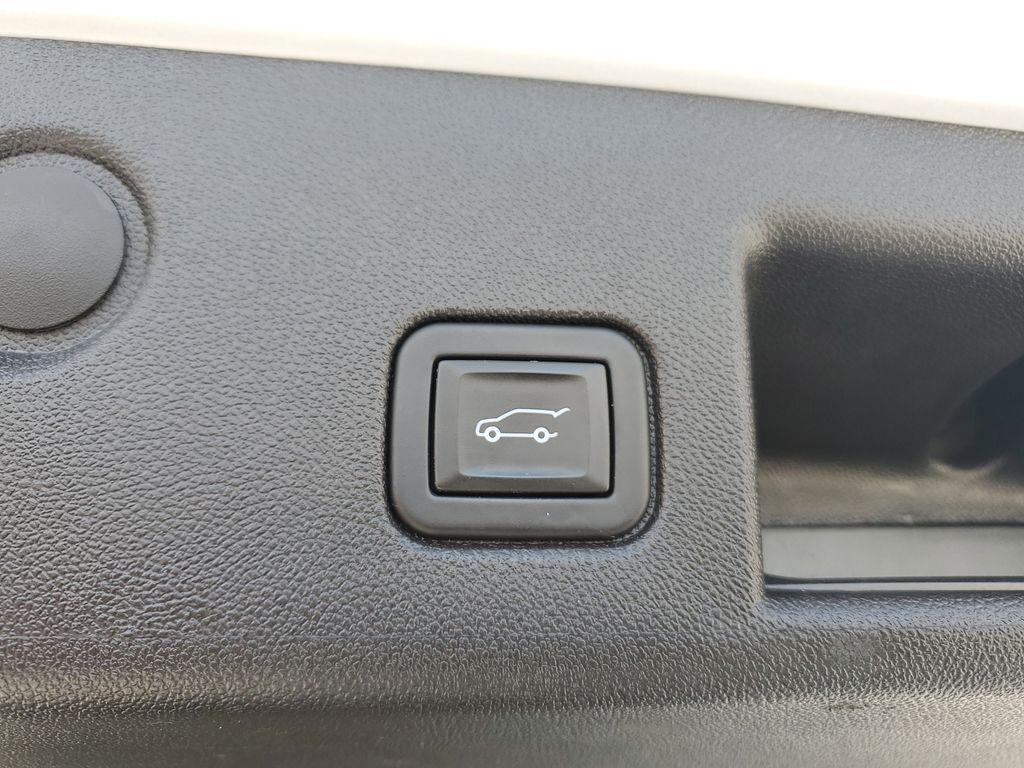 used 2024 Chevrolet Equinox car, priced at $18,993