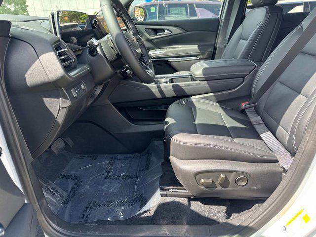 new 2025 Chevrolet Traverse car, priced at $45,540