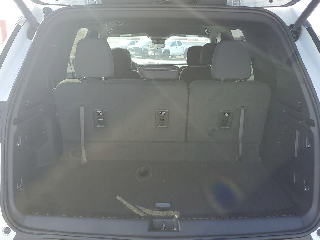 new 2026 Chevrolet Traverse car, priced at $48,095