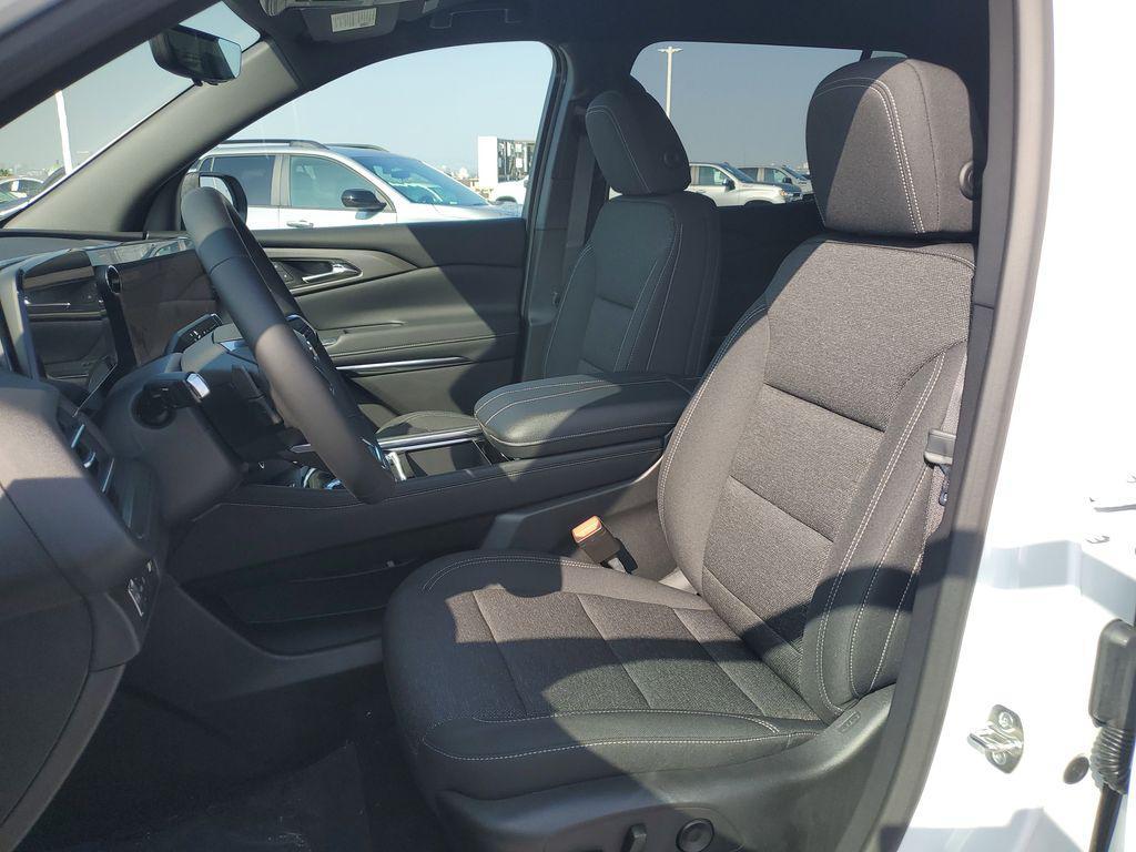 new 2026 Chevrolet Traverse car, priced at $48,095